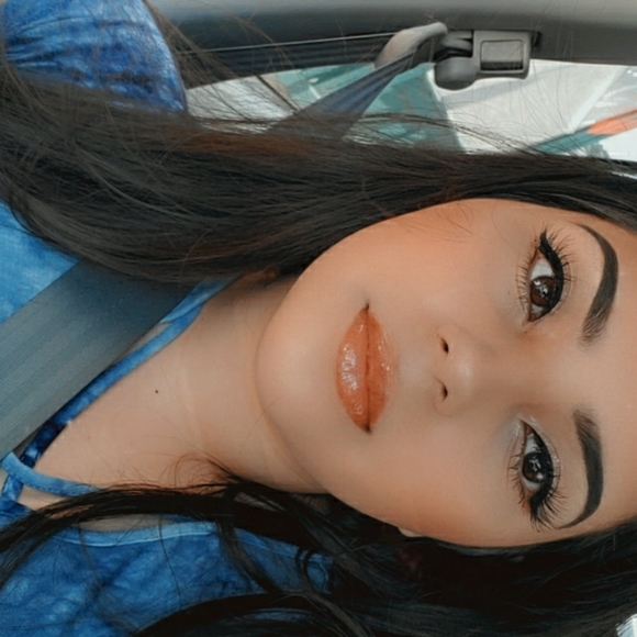 Meet your Posher, Elizabeth - Picture 4 of 4